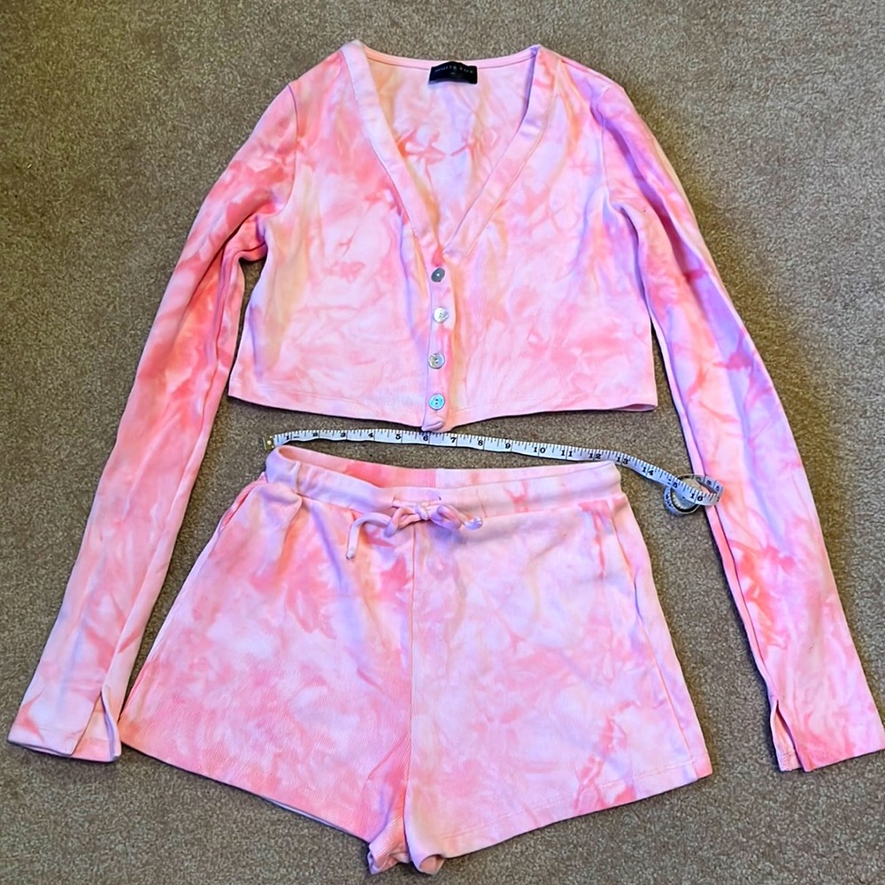Washed/Never Worn Cute White Fox 🦊 Boutique Set - Medium Top - Small Bottoms 🌸